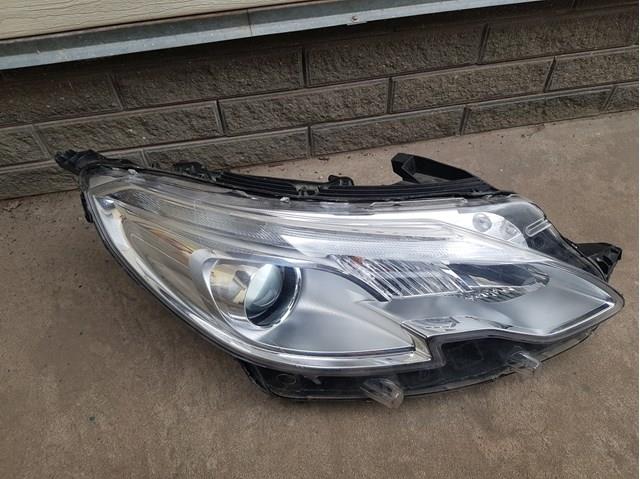 Фара передня права Peugeot/Citroen 9677810280