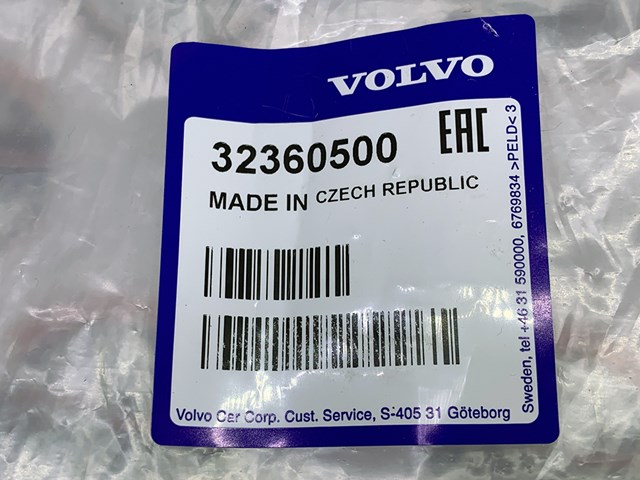Патрубок системи рециркуляції ОГ EGR 32360500 Volvo
