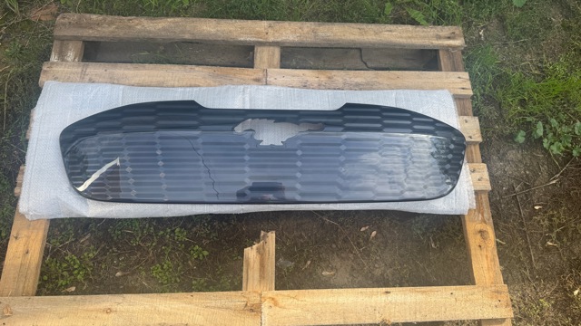Накладка бампера переднього Ford LK9Z8419BA ціна, від 87.63 USD