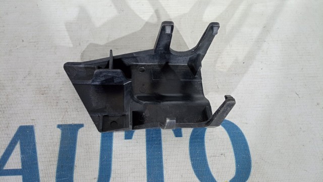 Праве кріплення переднього бампера General Motors 13286038 ціна, від 8.66 USD