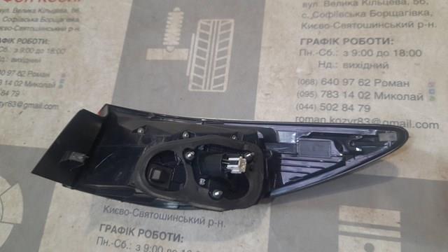 GSJ551160B Mazda Задній правий зовнішній ліхтар