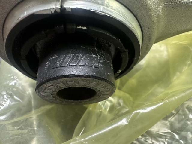 31107909095 BMW Поперечний важіль