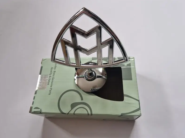 A2408800088 Mercedes Емблема решітки радіатора