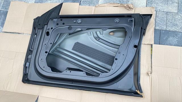 Двері передні, праві Mercedes A2577203401 ціна, від 1266.93 USD