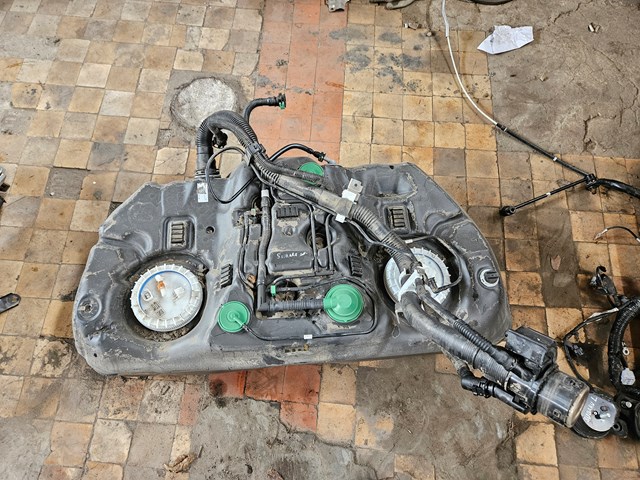 Б/бак Subaru 42012AN00A ціна, від 31.67 USD