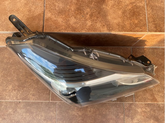811300DA10 Toyota Основна фара - вставка