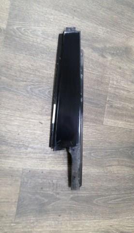 Накладка задньої двері, лівої, вертикальна Land Rover LR050772 ціна, від 17.74 USD