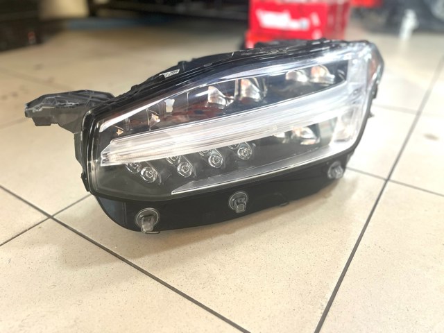Купити 31655778 Volvo Основна фара в зборі ліва