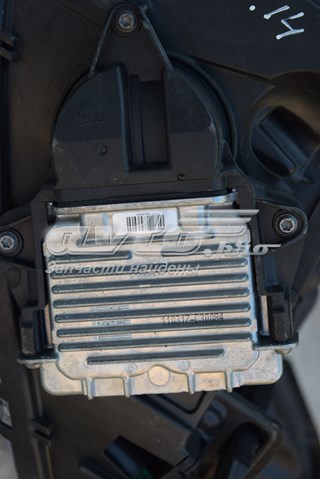 Купити 31383065 Volvo Права блок фара