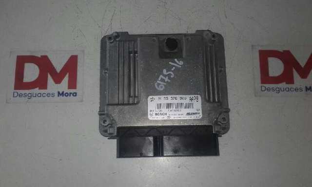 Електронний блок керування двигуном 0281017105 Opel