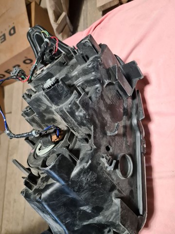 Фара передня права Mazda DB4N510K0A
