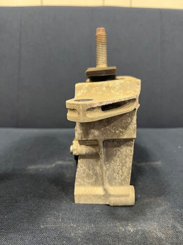 LR128245 Land Rover Подушка передньої опори двигуна