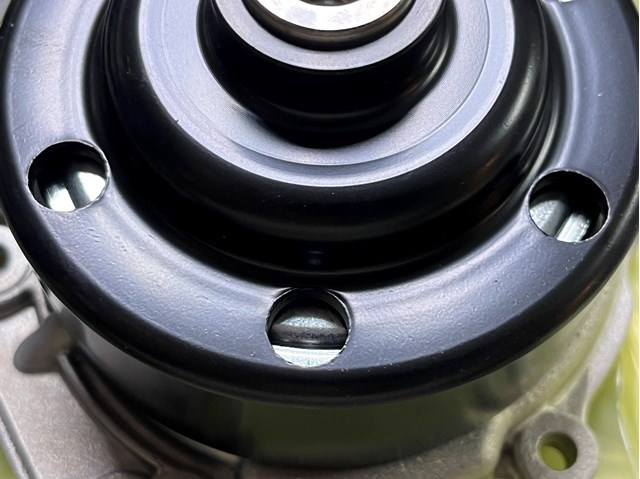 Помпа охолодження Mercedes A6512001902 ціна, від 130.84 USD
