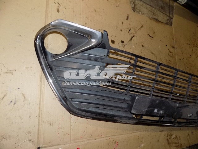 Решітка радіатора 5310233040 Toyota