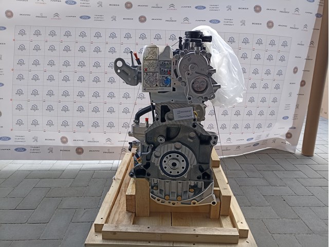 Купити 1675873680 Peugeot/Citroen Двигун