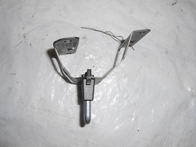 31371488 Volvo Замок капота, правий