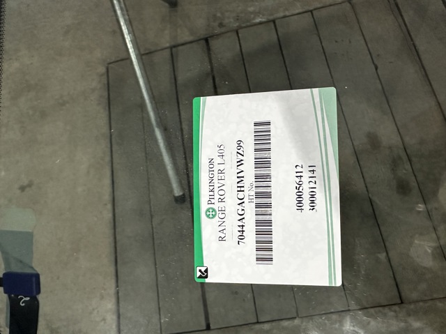Лобове скло LR098156 Land Rover