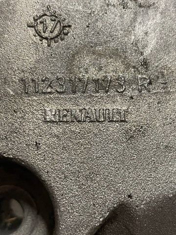 Кронштейн подушки (опори) двигуна, правої Nissan/Infiniti 112317173R