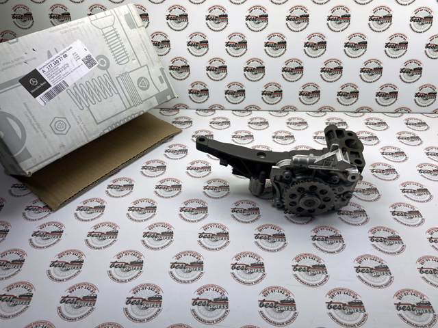 Купити A1771807700 Mercedes Насос маслозакачуючий