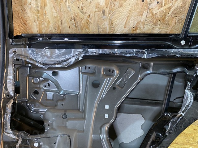 Двері задні в зборі Subaru 60409AJ1059P