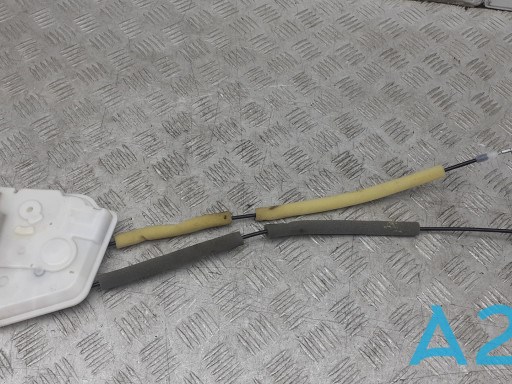  BHN958310A Mazda