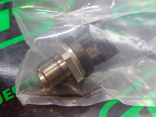281002908 Bosch Манометри
