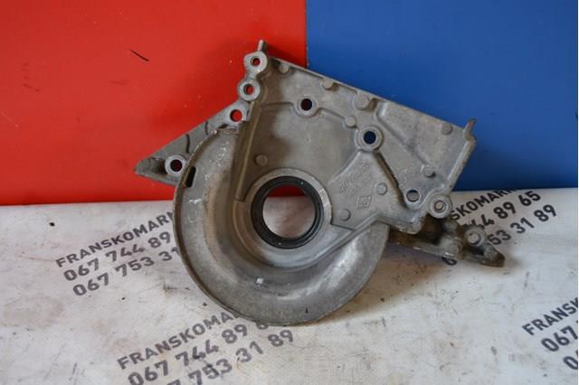 Купити 8200563690 Renault (RVI) Кришка двигуна передня