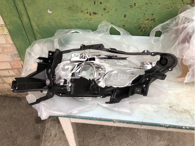 Купити 8113033881 Toyota Права блок фара