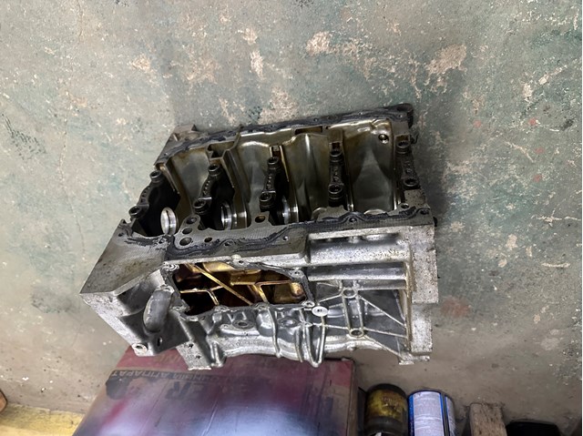  VAG 04E103023Q ціна, від 198.96 USD