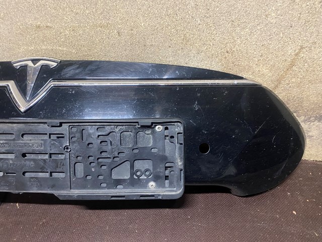  102331200A Tesla