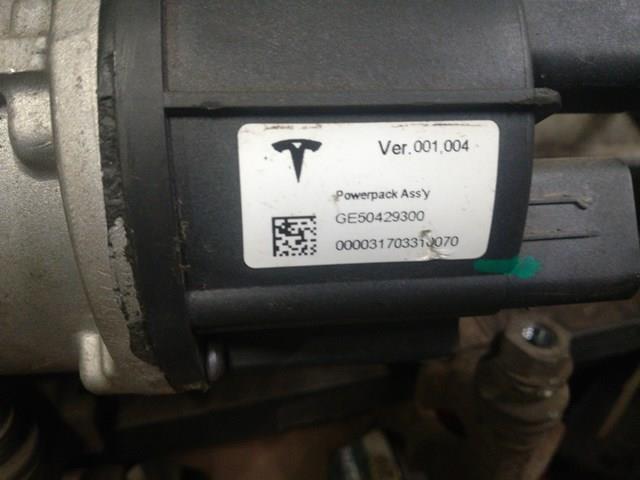 106080100E Tesla Motors Тяги кермові