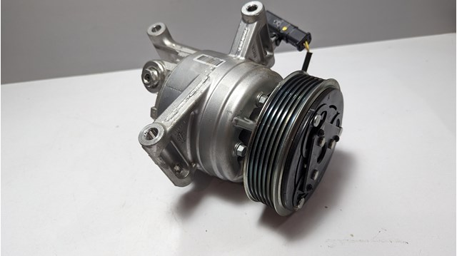 Компресор системи кондиціювання Toyota 883100H030 ціна, від 278.37 USD
