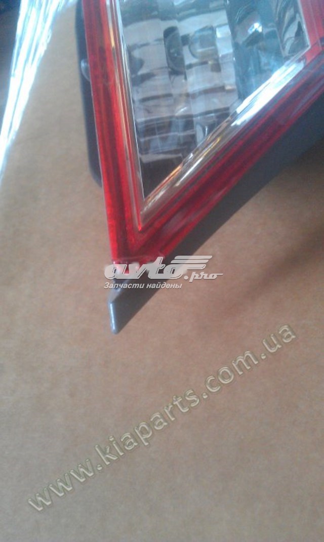 Лівий стоп 924011R030 Hyundai/Kia