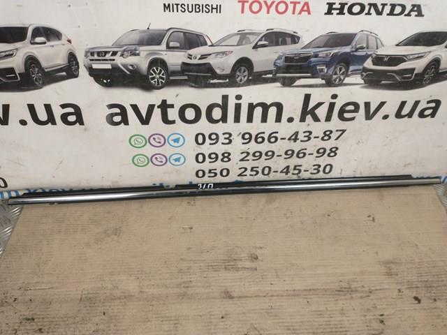  Молдинг опускного скла нижній, двері задньої, правої Toyota Avensis 