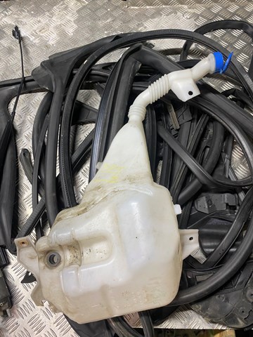 Купити 100540000B Tesla Бачок омивайки