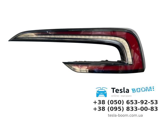  Задня права фара Tesla Model 3 
