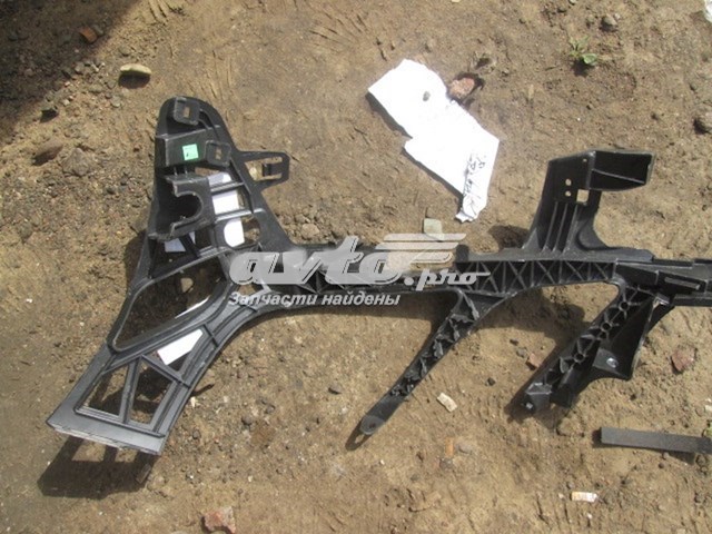 Кронштейн кріплення бампера переднього правий FPS FP4620932