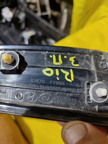878204Y000 Hyundai/Kia Скло багажного відсіку, праве