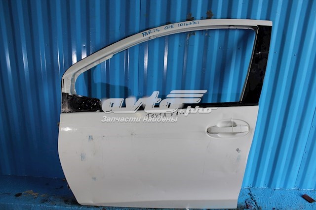 Дверь передня ліва на Toyota Yaris  P13