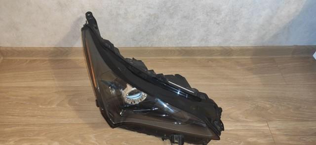 Купити 8114578200 Toyota Права блок фара