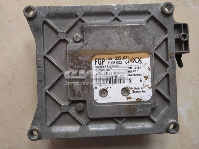 Електронний блок керування двигуном 55560130 General Motors