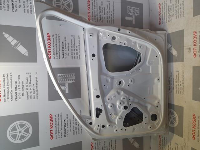 DFY05802XB Mazda Пасажирські передні двері