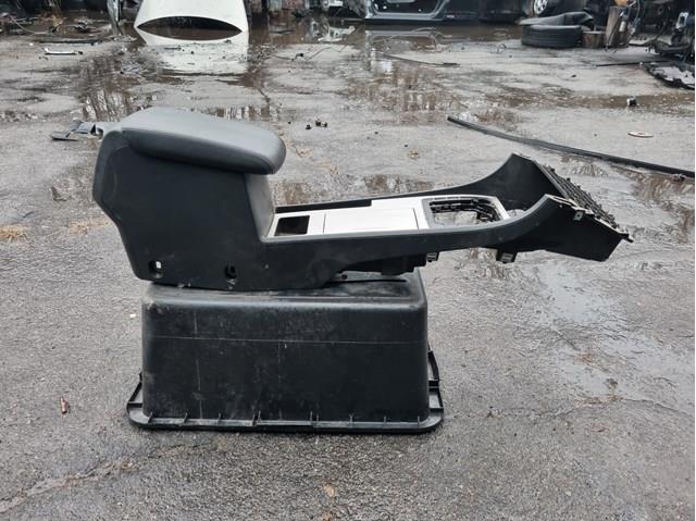 Центральна консоль торпеди VAG 561863241J82V