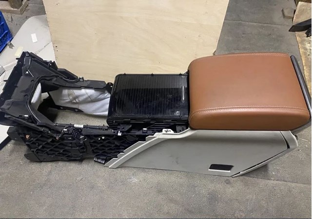 Купити LR033473 Land Rover 