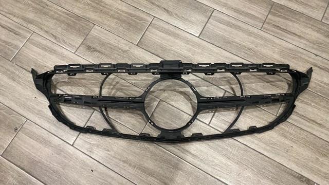 Облицювання радіатора Mercedes A2058800507 ціна, від 56.24 USD