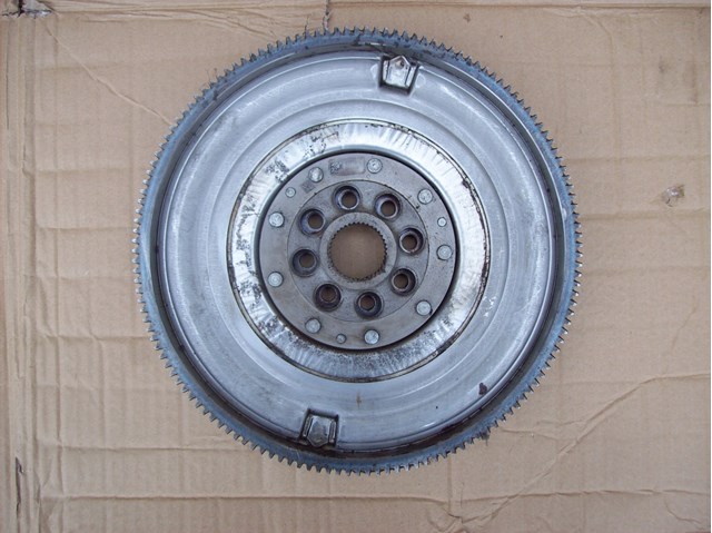 A2600300100 Mercedes Демпферний маховик