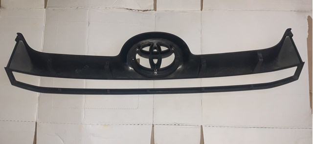 531220K020 Toyota Накладка решітки радіатора