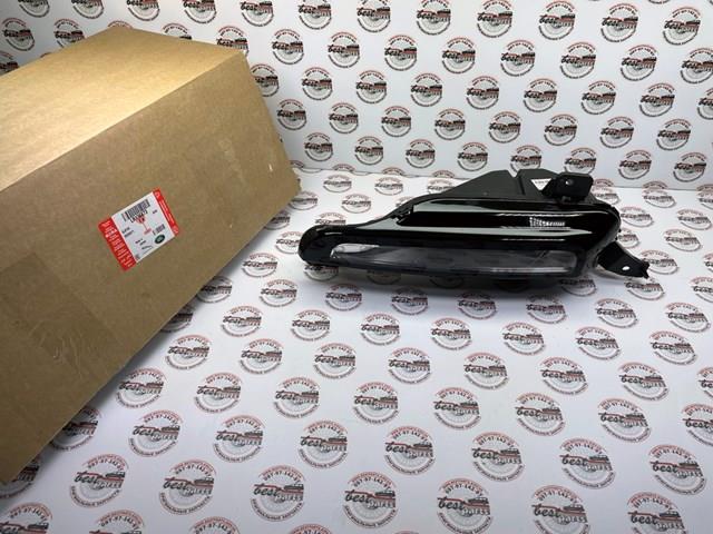 Туманка ліва Land Rover LR136873 ціна, від 344.07 USD