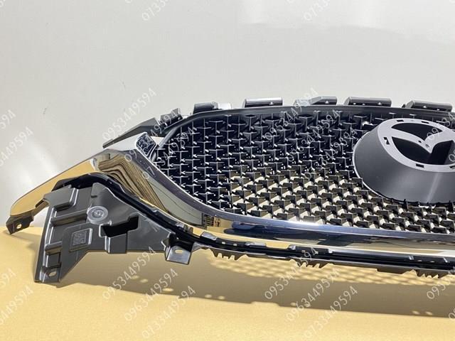 KB8A50710K Mazda Решітка радіатора