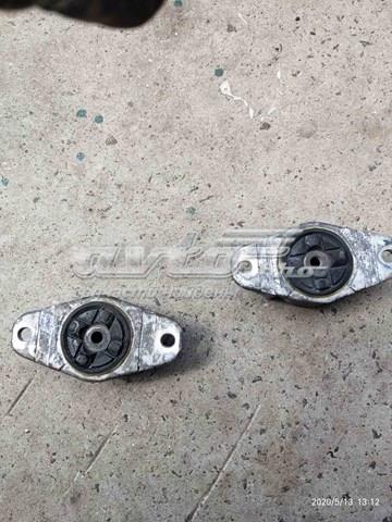 Опора амортизатора на Mazda 3  BK